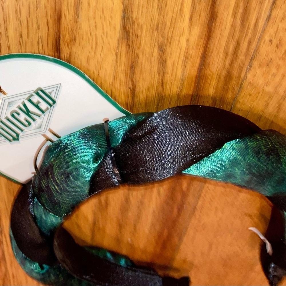 WICKED Elphaba Padded Headband - Green/ Black NWT - Picture 3 of 3